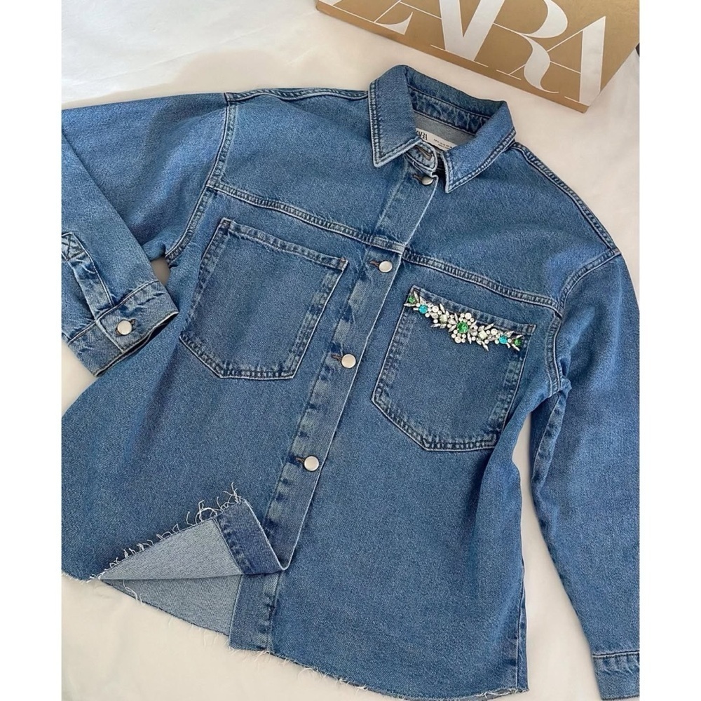 Zara Jean Jacket Rhinestones Raw Hem Streetwear Size Small Feminine Chic - Picture 2 of 15